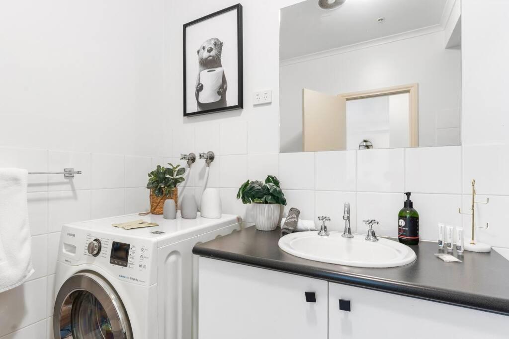 Appartement Cozy 1 Bedder In St Kilda With Balcony à Ville de Ville de Melbourne Extérieur photo