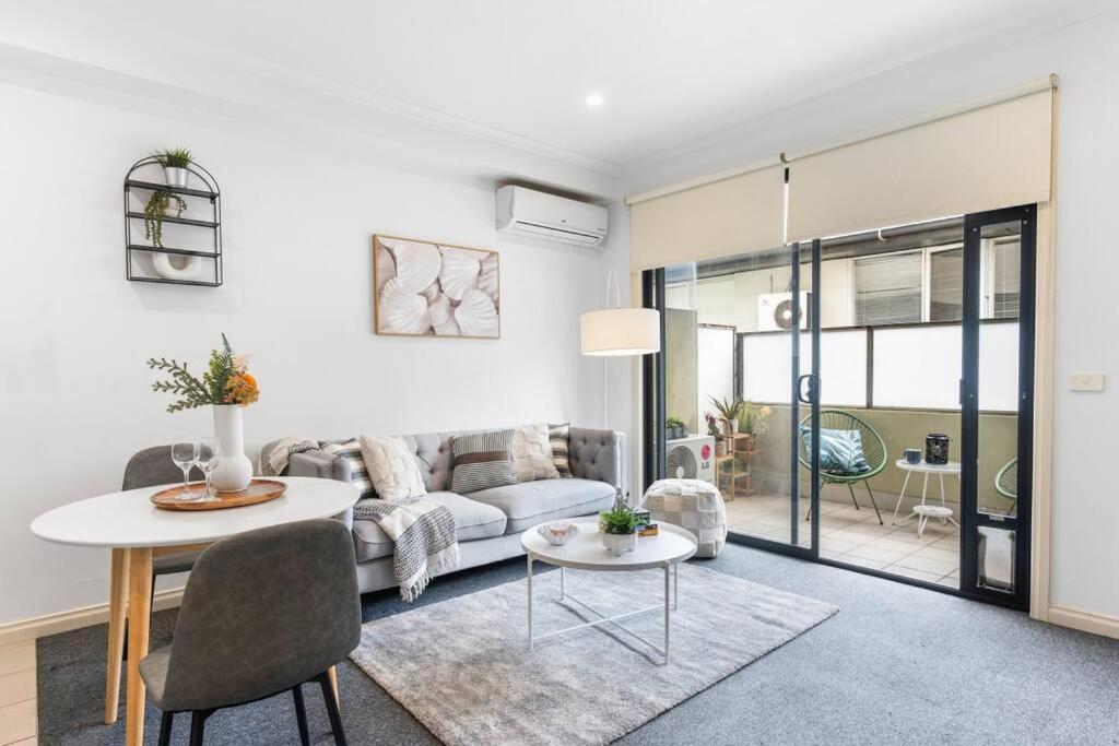 Appartement Cozy 1 Bedder In St Kilda With Balcony à Ville de Ville de Melbourne Extérieur photo