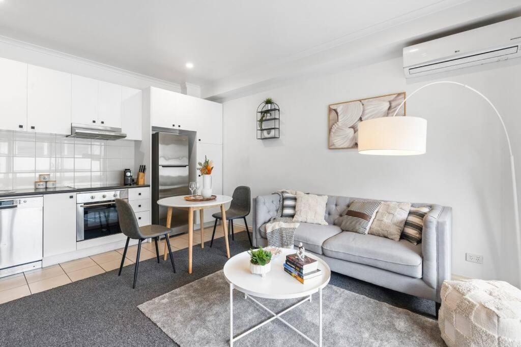 Appartement Cozy 1 Bedder In St Kilda With Balcony à Ville de Ville de Melbourne Extérieur photo